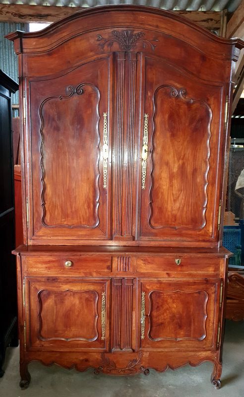 2 Parts Louis XV Sideboard photo 3000.0