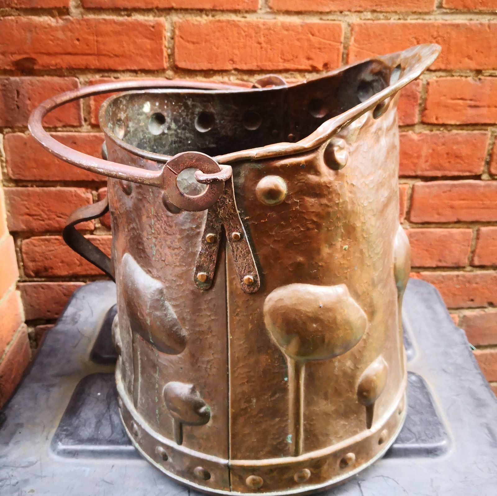 Superb Antique Arts And Crafts Art Nouveau Beaten Copper Coal Bucket photo 395.0