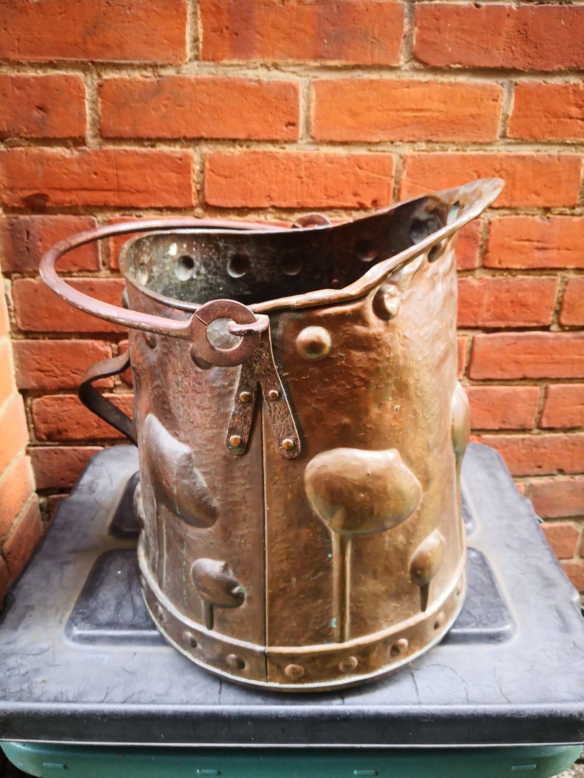 Superb Antique Arts And Crafts Art Nouveau Beaten Copper Coal Bucket photo vintage