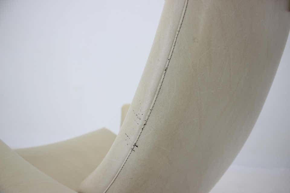 Sweden Beige Swivel Chair For Asko, 1970´S. photo vintage