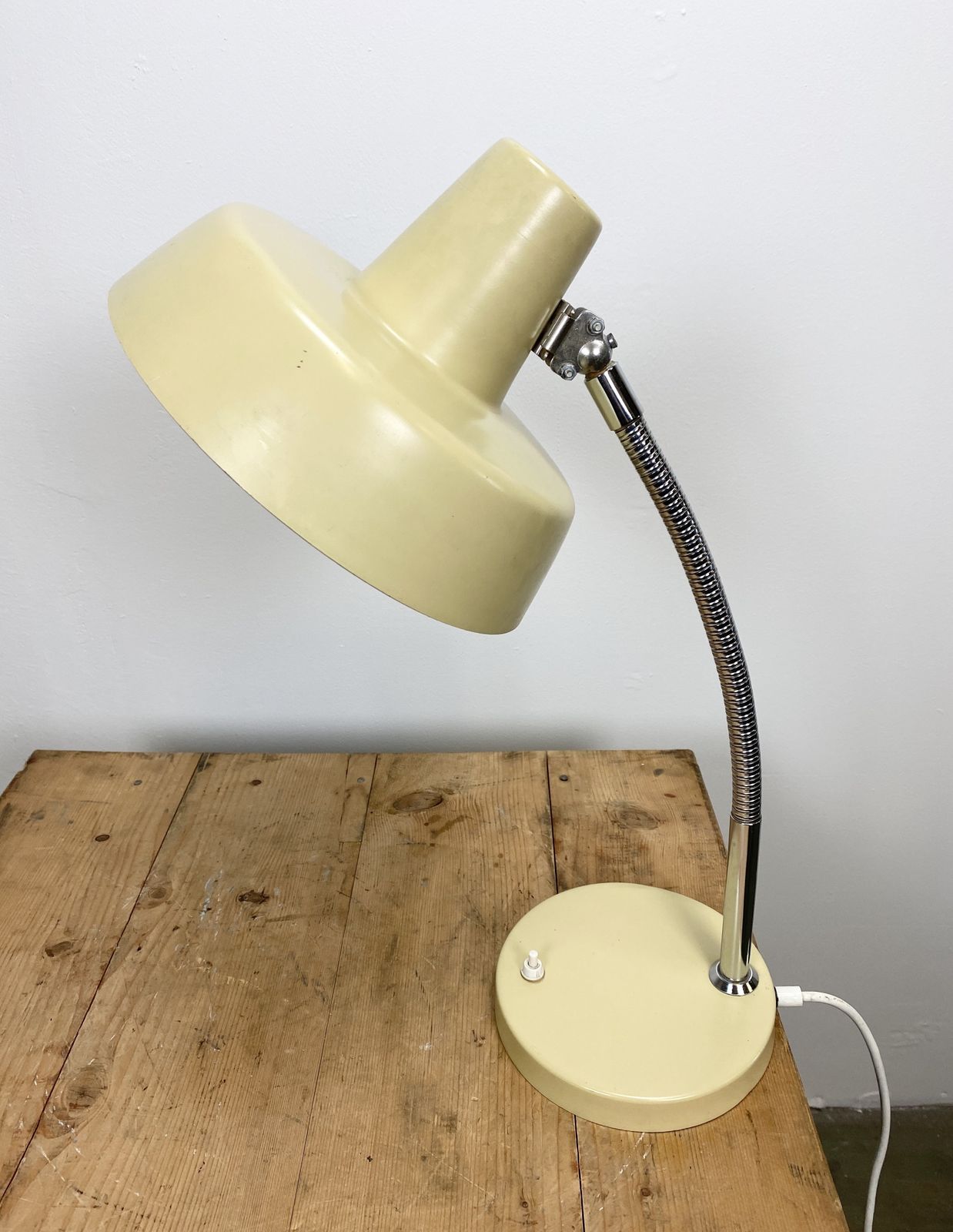 Beige Gooseneck Table Lamp, 1960s photo buy