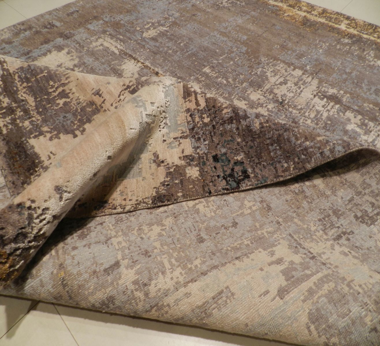 Jaipur 10/10 Carpet From Zenza Contemporary Art & Deco photo furniture