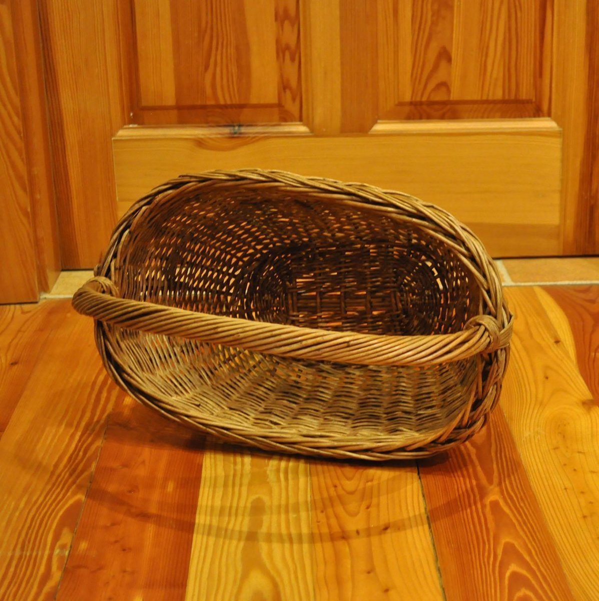 Vintage Wicker Basket, 1950s photo vinterior