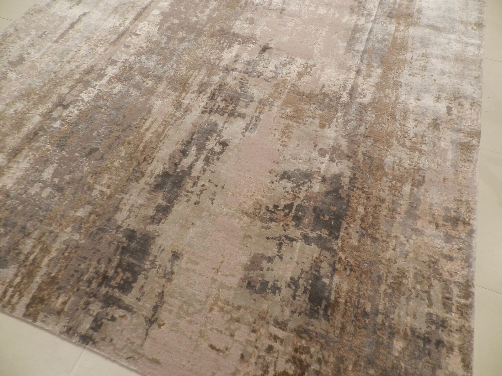 Alfombra Rajasthan Carpet From Zenza Contemporary Art & Deco photo for sale