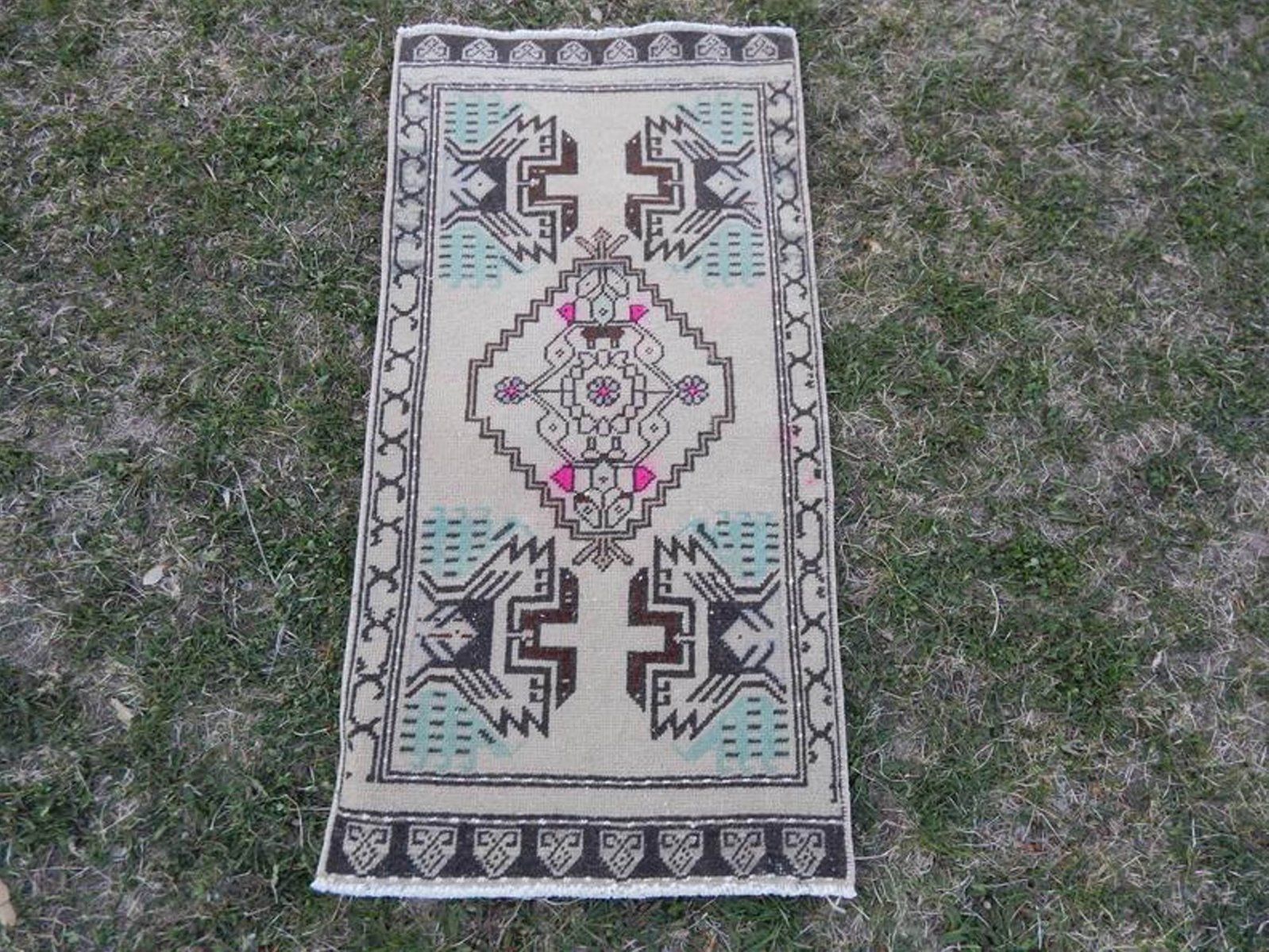 Small Neutral Oushak Rug, 1970s photo furniture