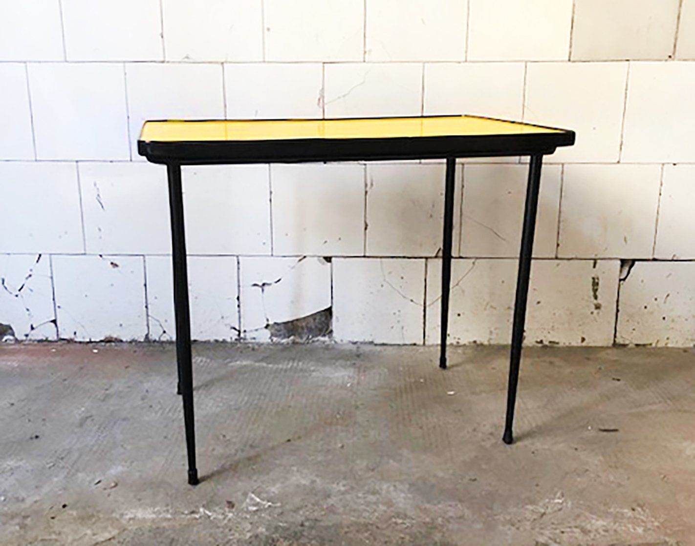 Salontafel Met Formica Blad, Italië, 1950 photo for sale