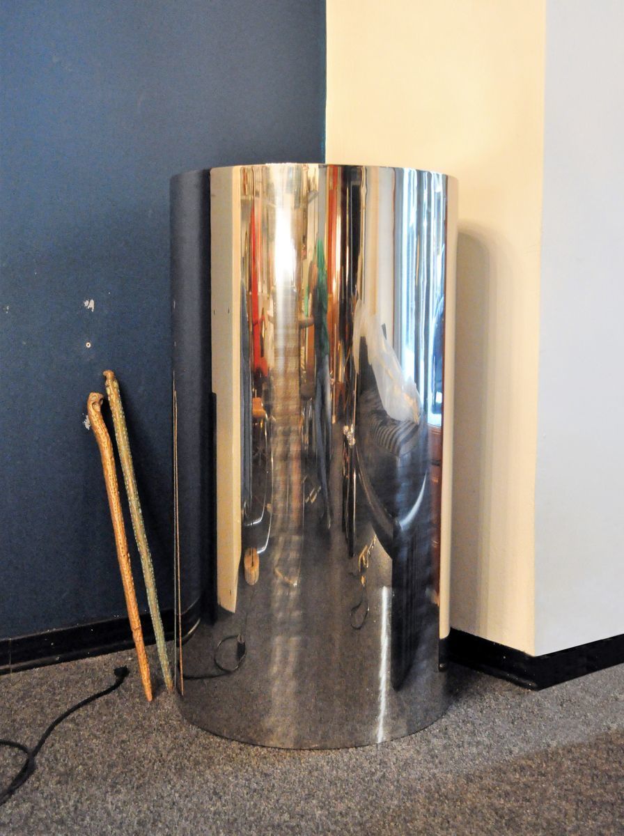 Steel Column Table, 1970s photo furniture