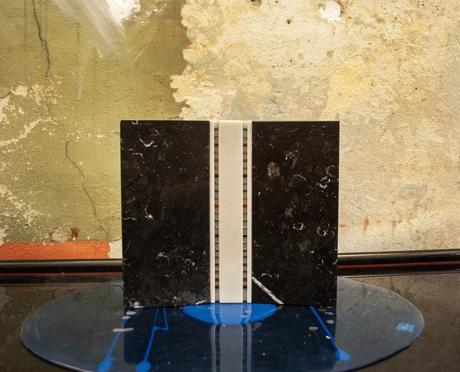Postmodern Italiaanse Marmeren Bloemenvaas, Jaren 1980 photo furniture