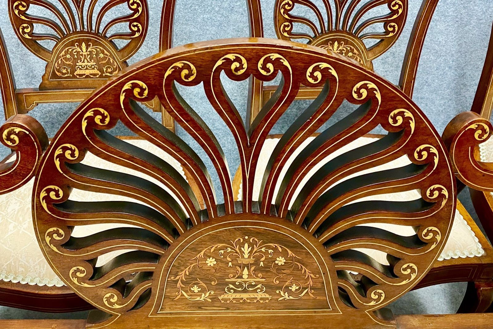 Superb Mahogany & Inlaid Parlour Suite photo vinterior