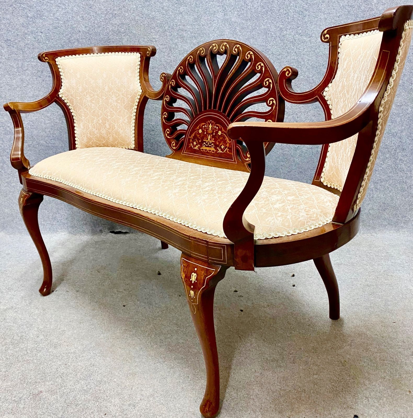 Superb Mahogany & Inlaid Parlour Suite photo vintage