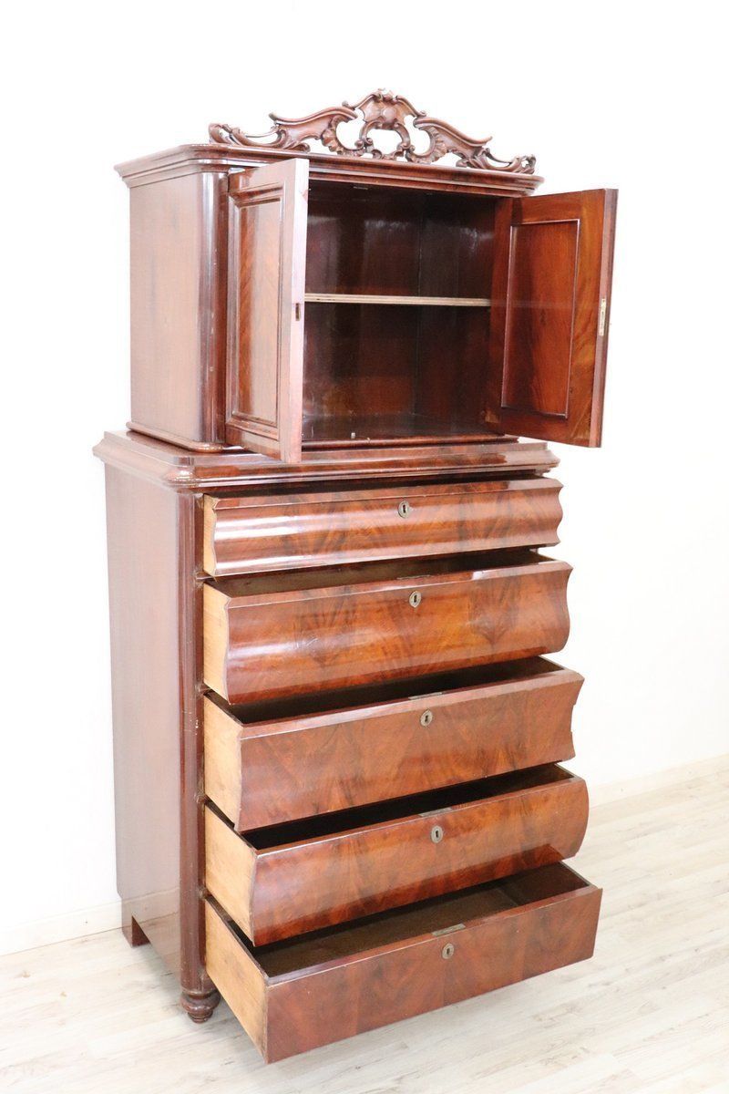 photo vinterior Antique Mahogany Tall Chest Of Drawers, 1850s
