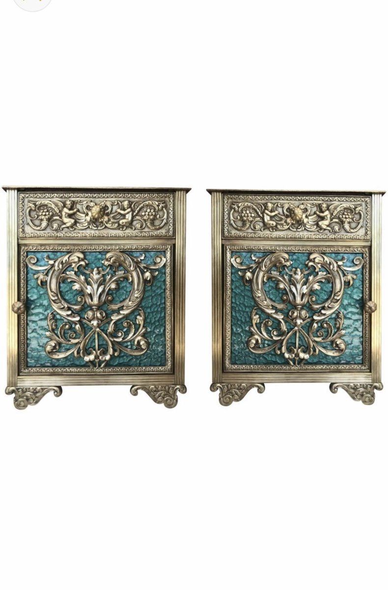 Antique Louis XVI Bronze Vitrine Nightstands With Green Glass Doors And Drawer, Set Of 2