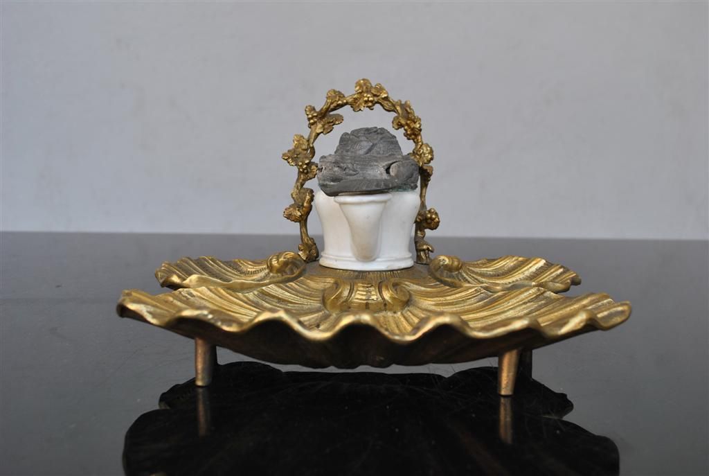 Inkwell In Gilded Bronze Shell Saint Jacques Xi Xth photo for sale