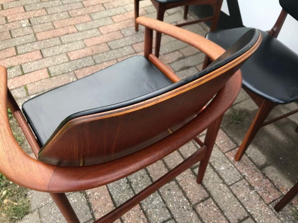 photo furniture Arne Hovmand Olsen King And Queen Dining Chairs In Teak, Jutex 1950s, Set Of 6