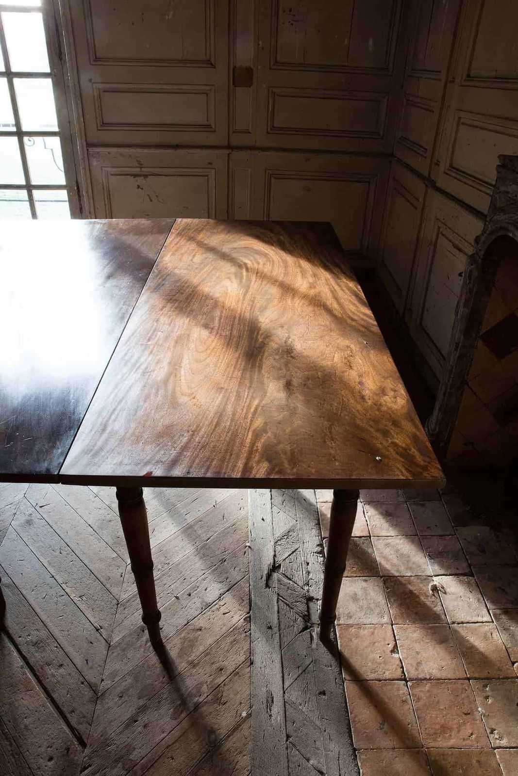 Extendable Dining Table From The Antique Georgian Period In Mahogany photo 25000.0