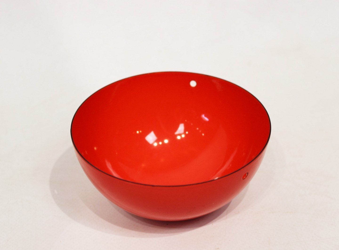 Red Flowerpot, Model Vp1, Pendant Lamp Designed By Verner Panton In 1968 And Manufactured In The 1970s. photo vinterior