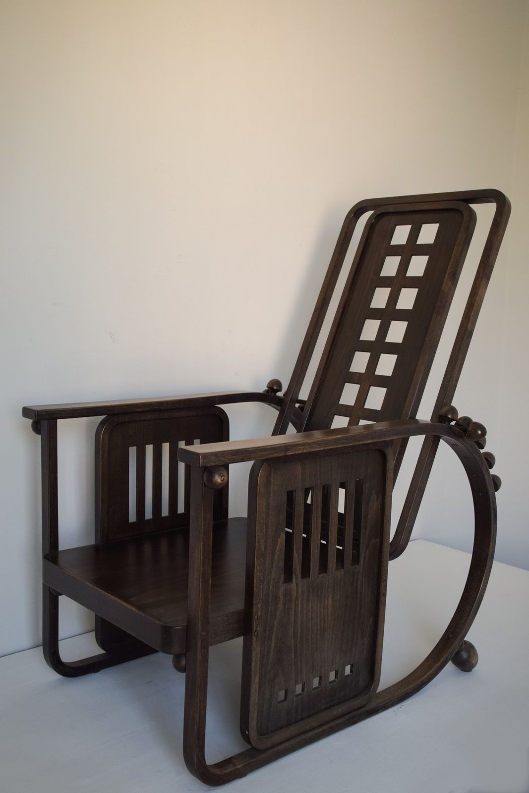 Stoel In De Stijl Van Josef Hoffmann 'Sitzmaschine' – Of Mogelijk Authentiek