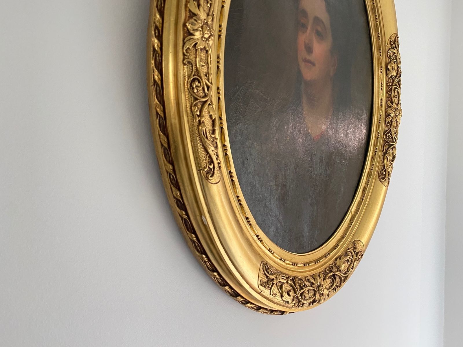 19th Century Oval Portrait Oil Painting Of Lady With Red Hair Ornament By German / Scottish Artist Otto Leyde R.S.A   R.S.W. (1835 1897) photo buy