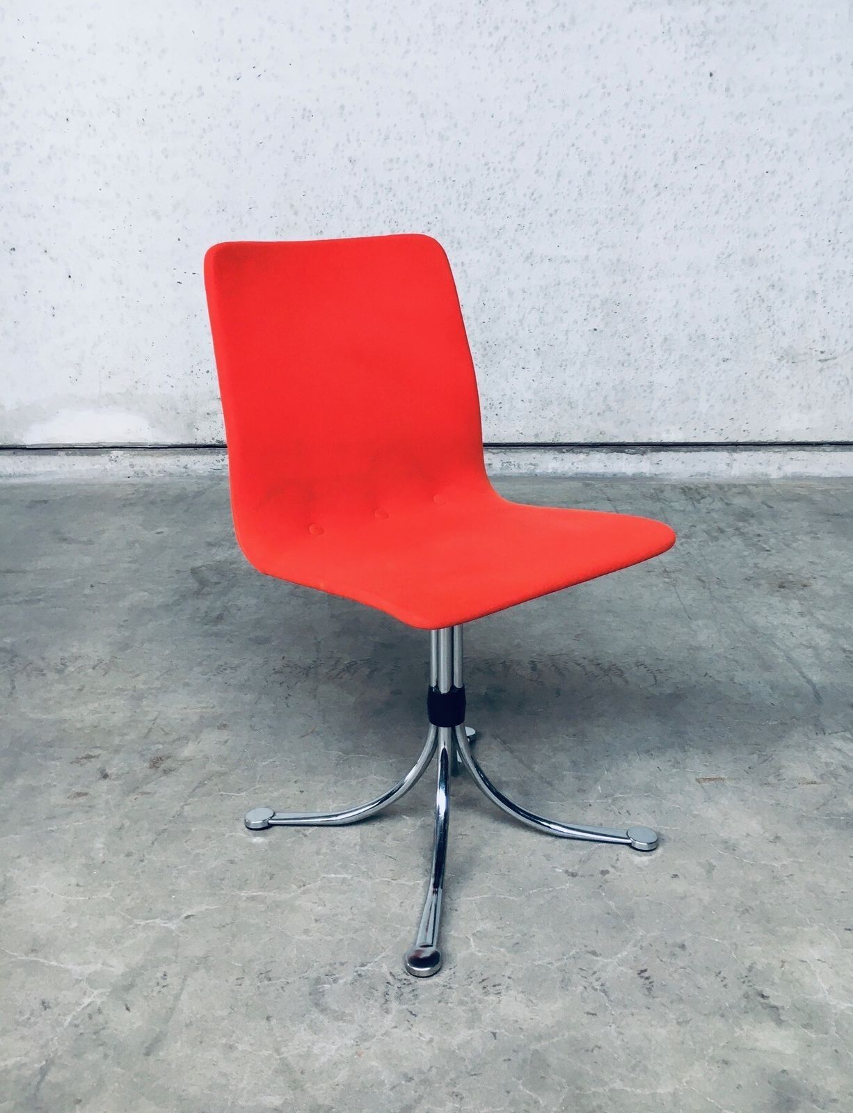 539.4 Brabantia Home Steel Set Van 3 Eetkamerstoelen, Jaren 1970, Nederland photo