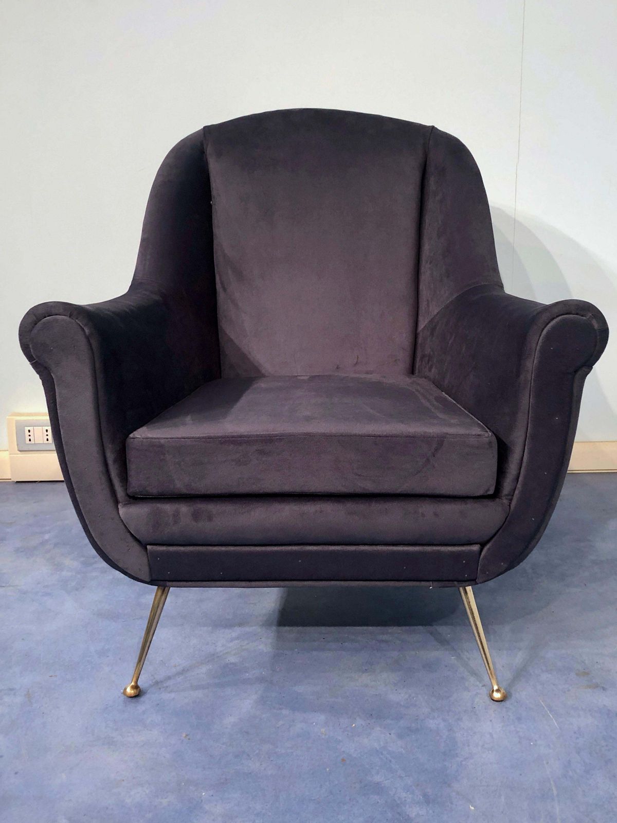 3600.0 Pair Of Italian Midcentury Midnight Blue Velvet Armchairs, Gio Ponti Style 1950s photo
