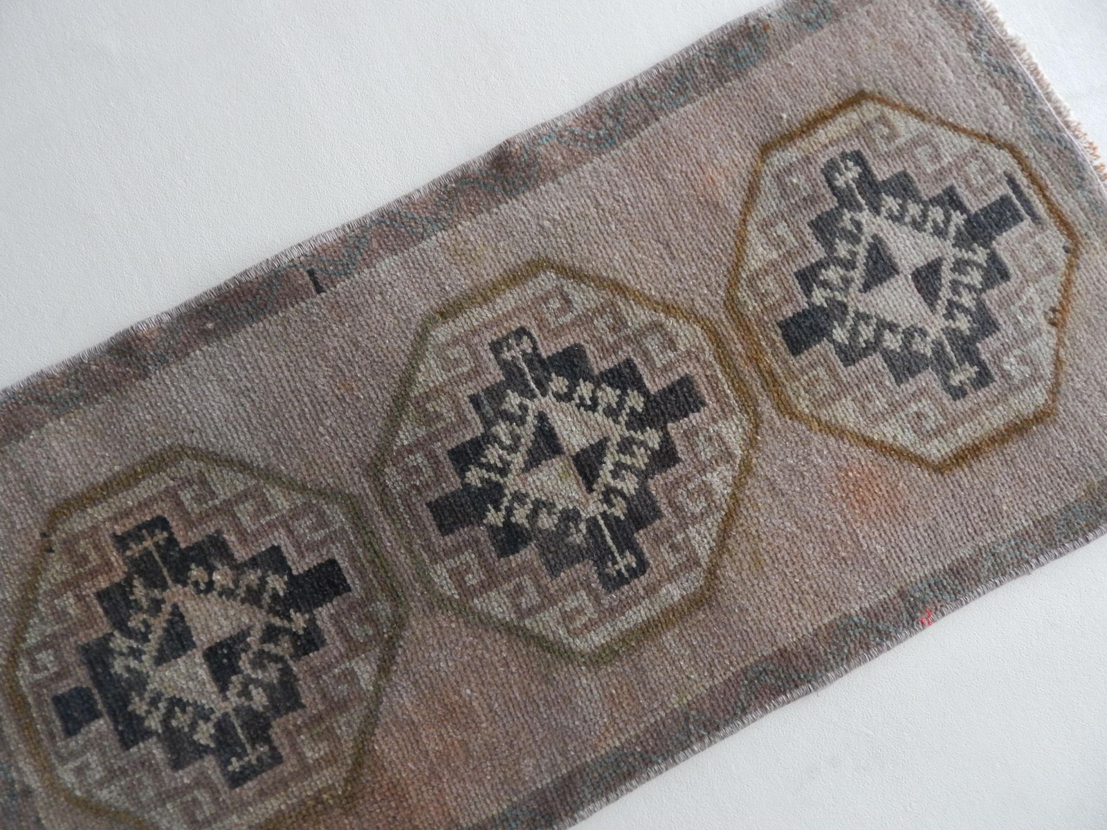 1'5'' X 2'11'' Turkish Konya Hand Knotted Rug photo 136.0