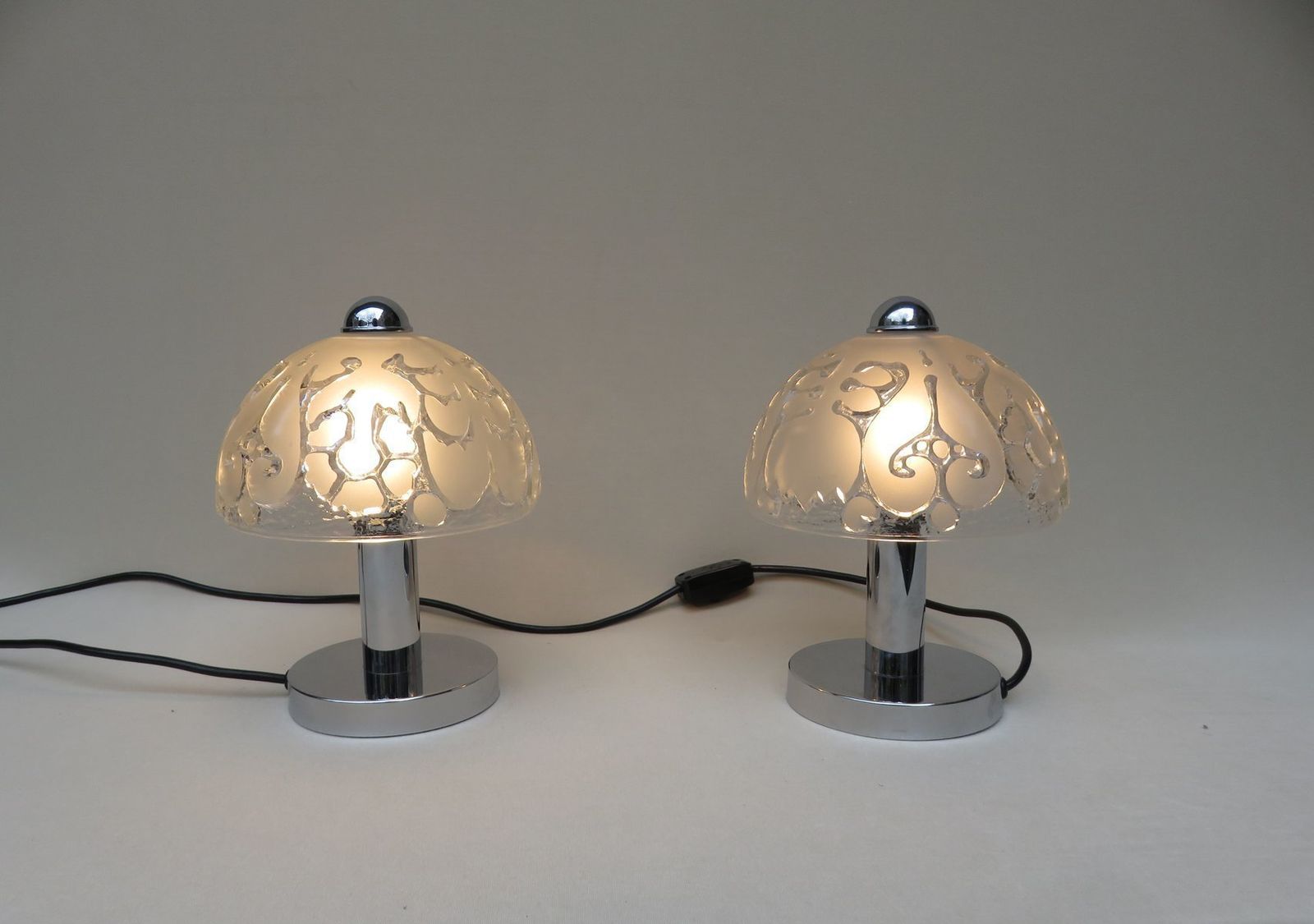 Small Pressed Glass And Chrome Mushroom Table Lamps From Peill & Putzler, 1970s, Set Of 2 photo Lighting