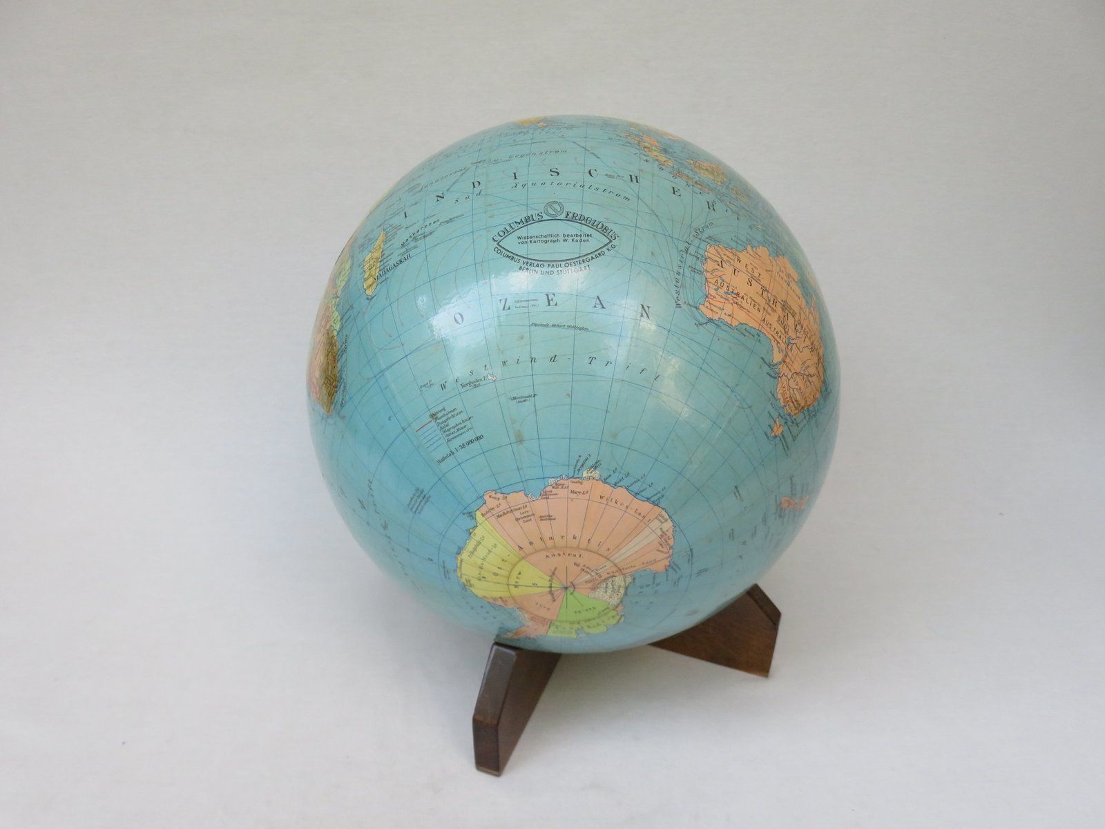 Globe From Columbusverlag Paul Oestergaard Kg, 1950s photo vinterior
