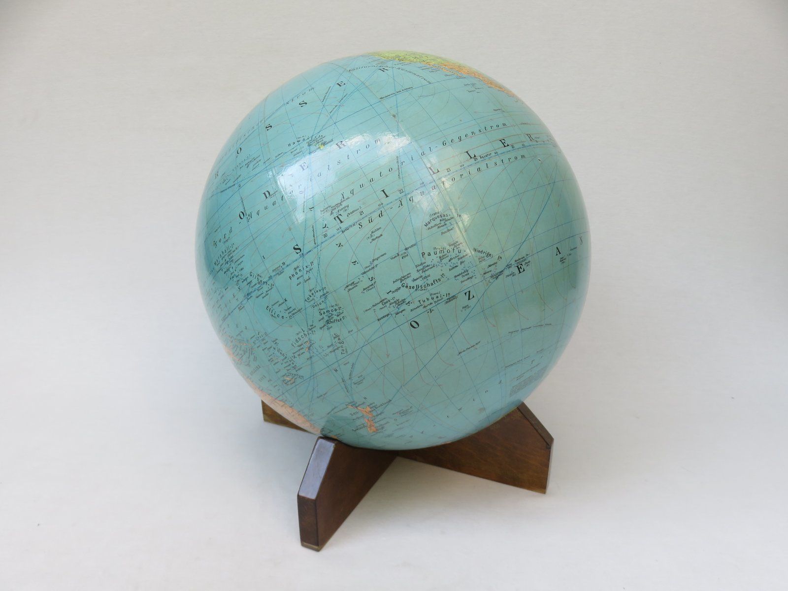 2872.15 Globe From Columbusverlag Paul Oestergaard Kg, 1950s photo