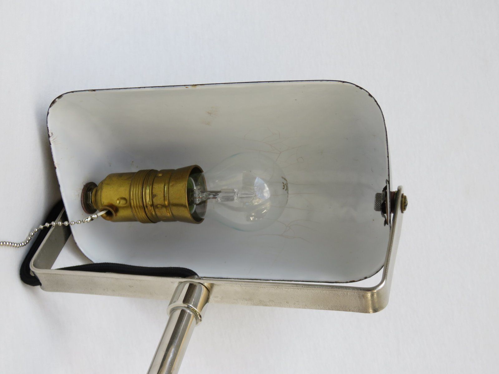 photo vintage Art Nouveau Chromed Bankers Lamp From Lux