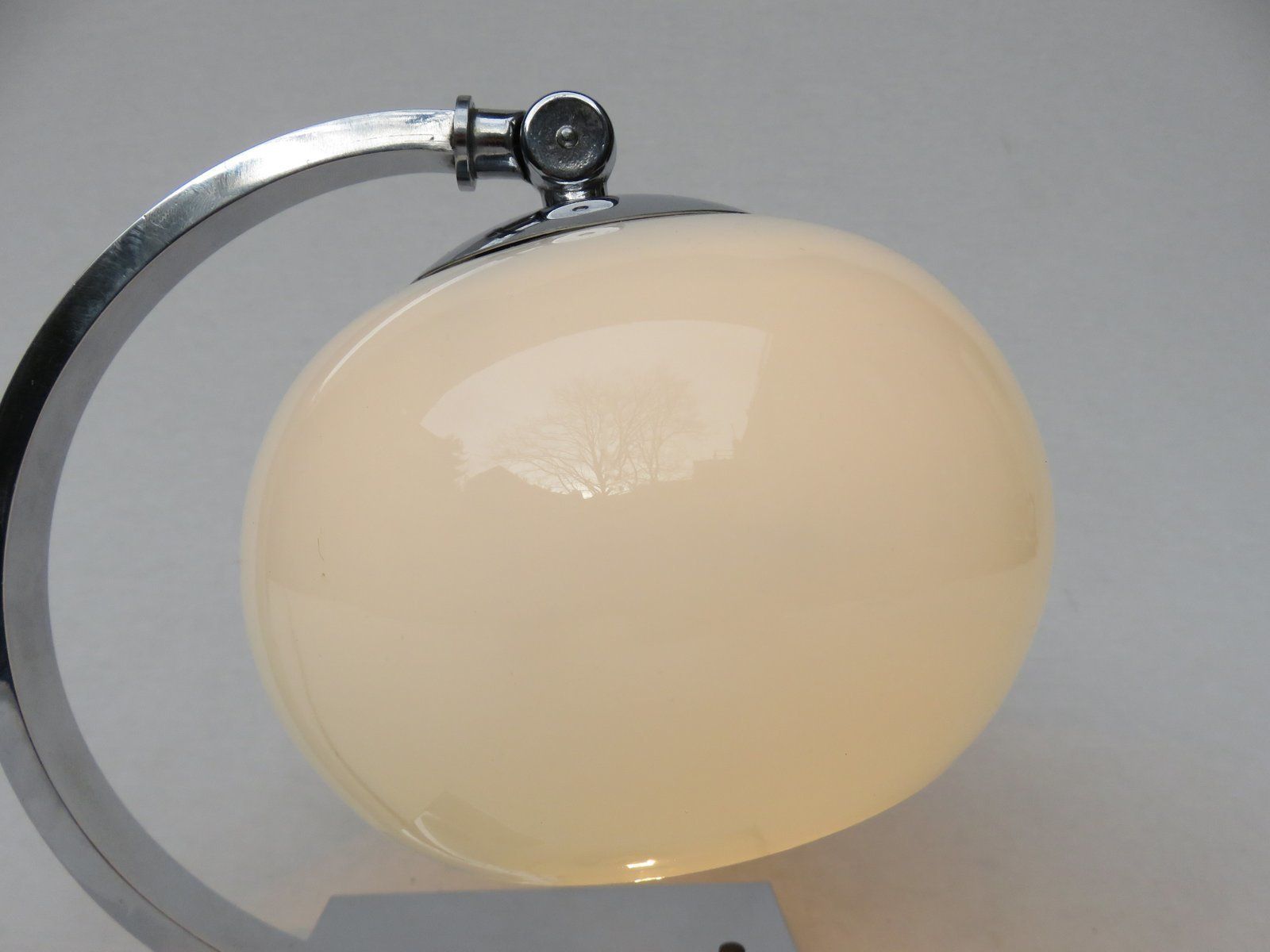photo vinterior Small And Elegant Art Deco Chrome Plated Table Lamp With A White Glass Diffuser
