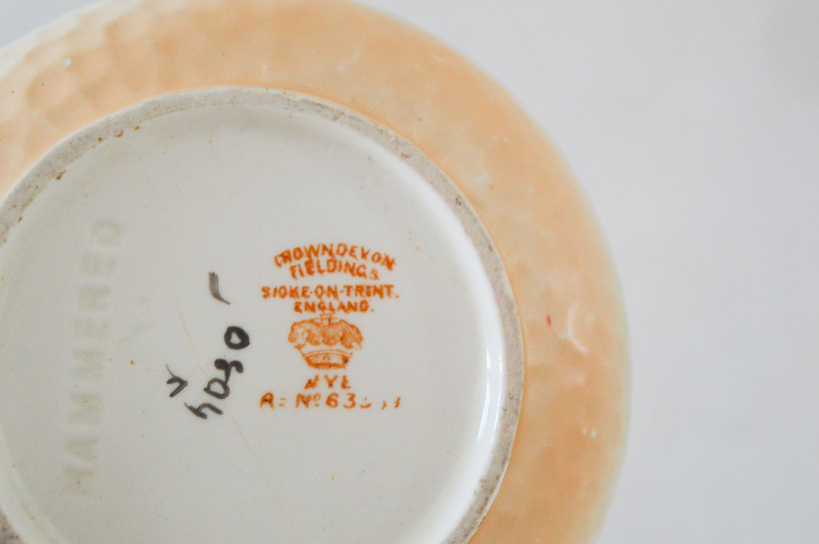 photo furniture Vintage Crown Devon Dish And Pot, Edwardian Antique Circa 1909 Fieldings And Co Stoke On Trent England