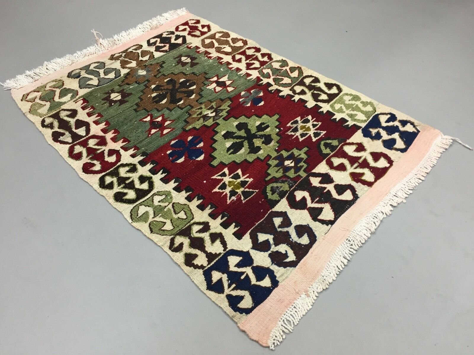 Small Vintage Turkish Kilim 97x70 Cm Wool Kelim Rug Red Green Beige Black photo furniture