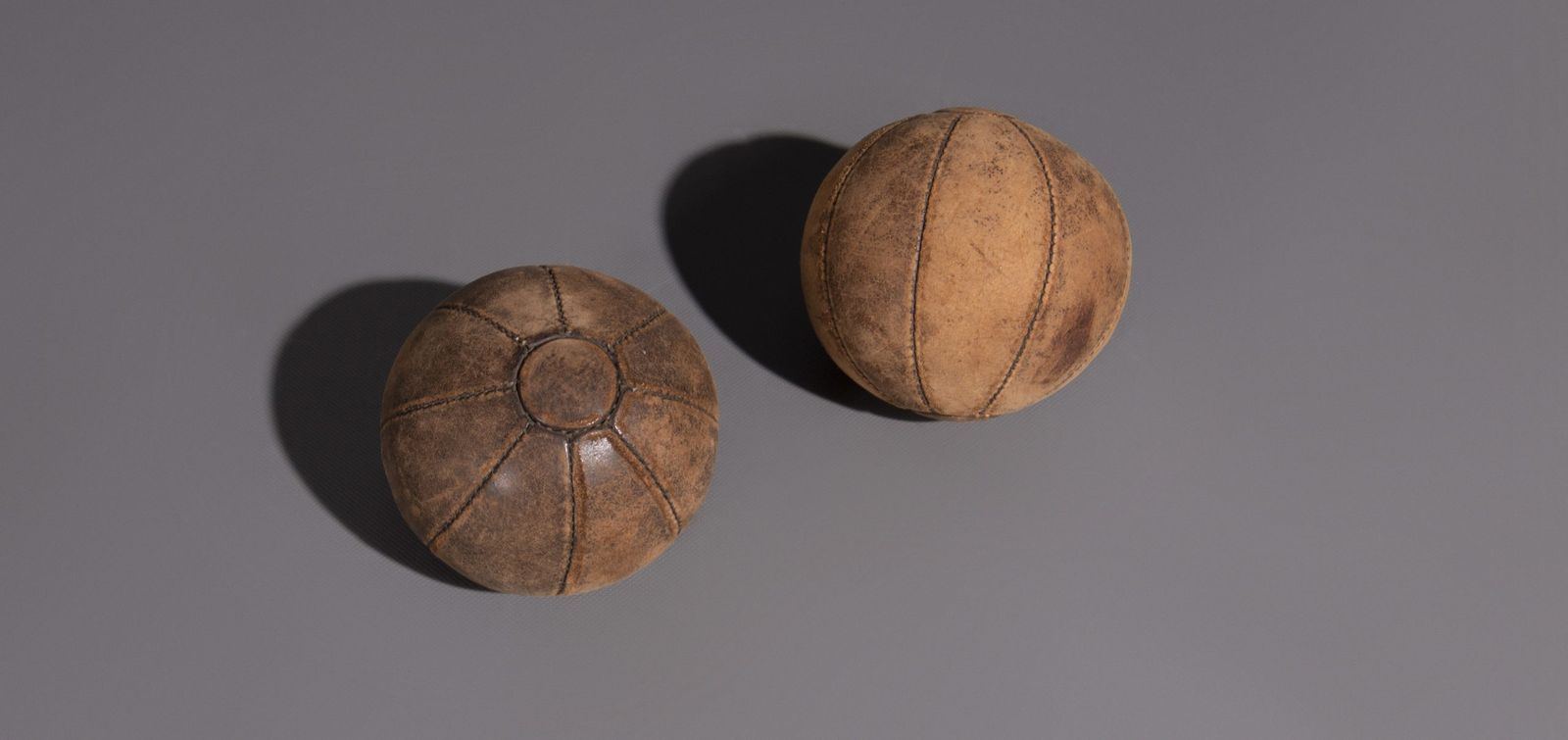 Vintage Medicine Balls Made Of Dark Brown Leather, 0,5 Kg photo 87.0