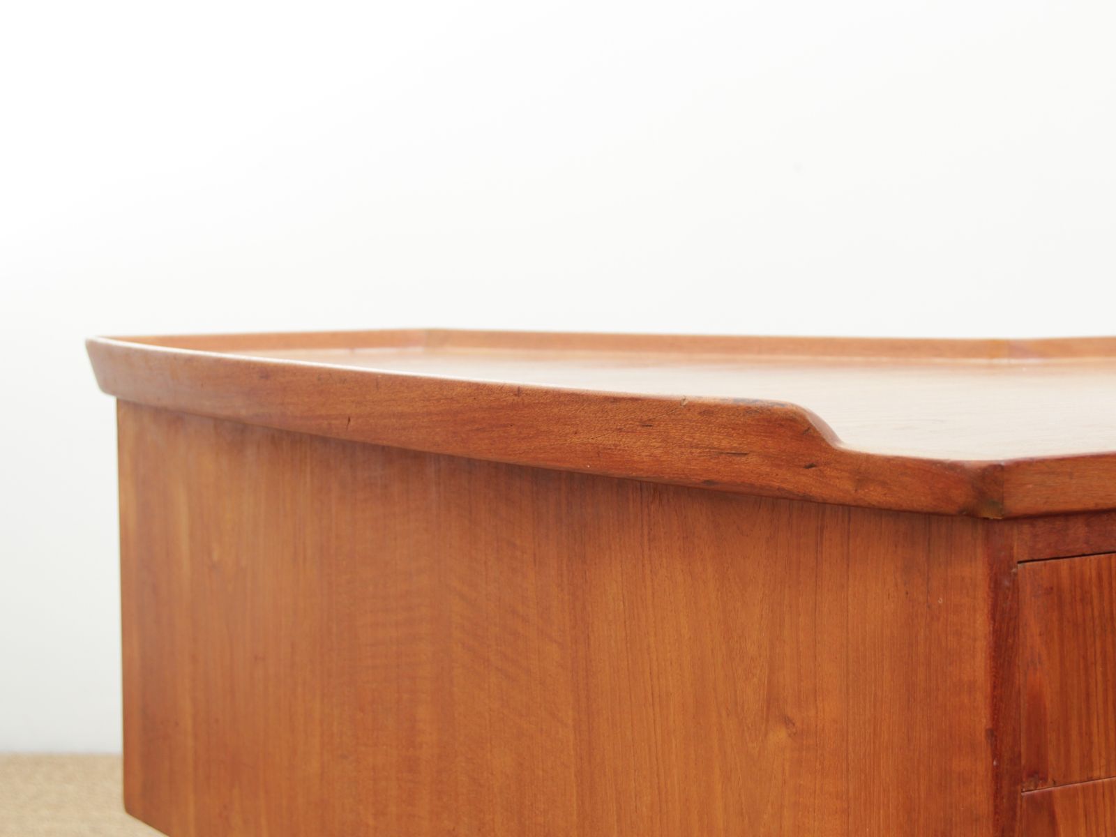 photo vinterior Mid Century  Modern Scandinavian Boomerang Desk By Hovmand Olsen