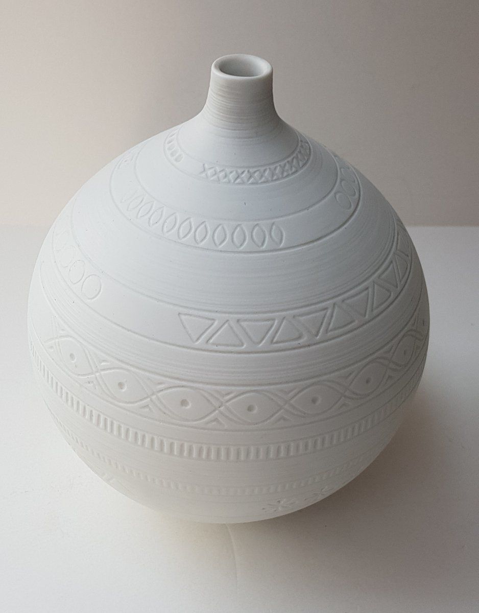 Large Bisque Porcelain Ball Vase By Hans Achtziger For Hutschenreuther, 1960s