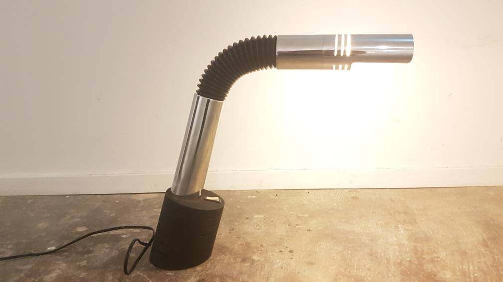 Italian Targetti Sankey 'Elbow' Series Desk Lamp, Chrome And Flexible With Metal Foot, 1970s Space Age Italian Modern photo for sale