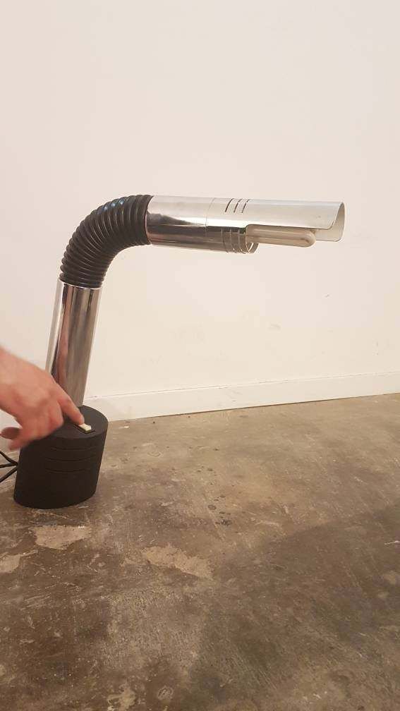 Italian Targetti Sankey 'Elbow' Series Desk Lamp, Chrome And Flexible With Metal Foot, 1970s Space Age Italian Modern photo vinterior