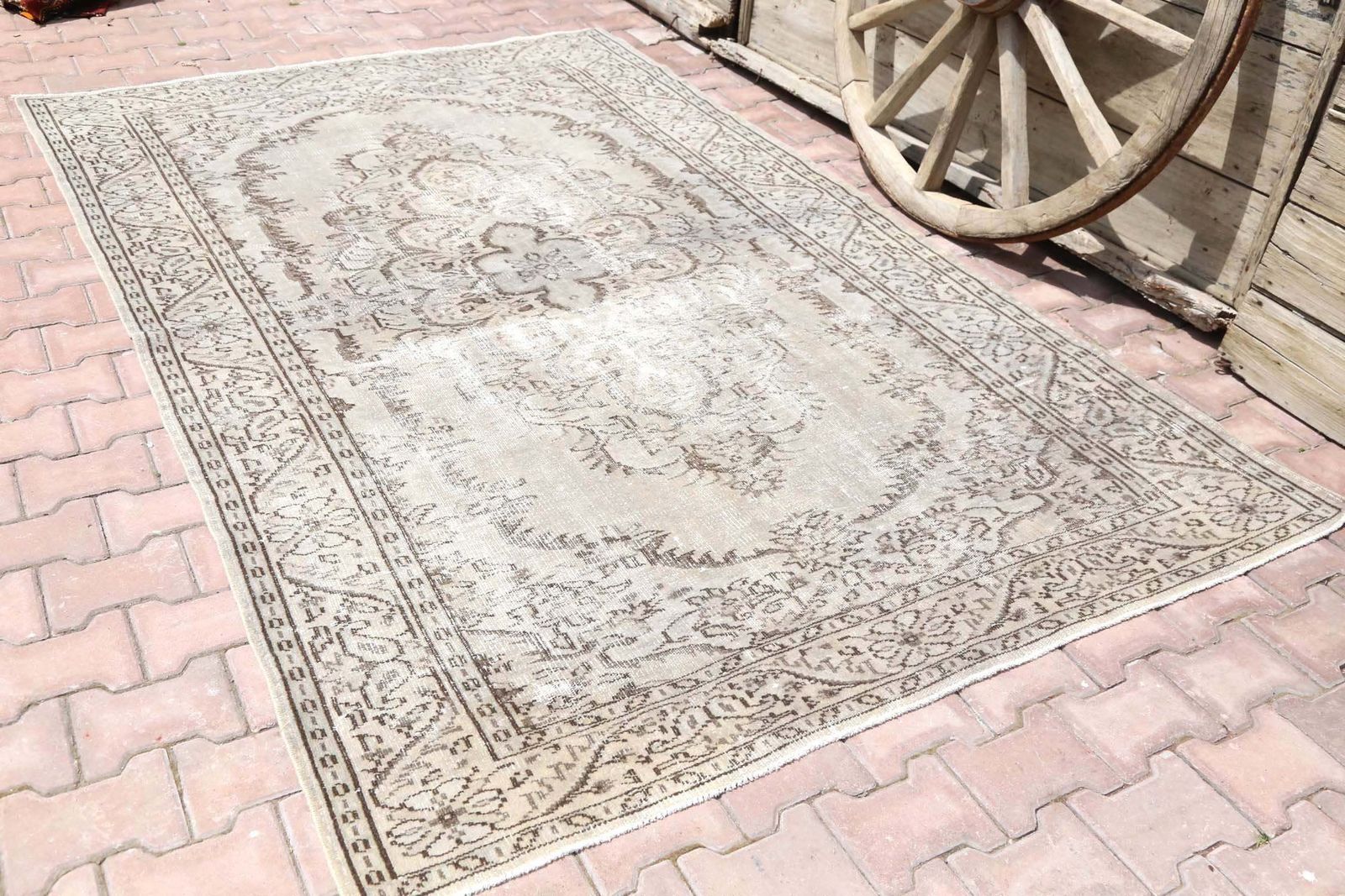 Turkish Vintage Oushak Floral Area Rug, Wool, Natural Grey Farmhouse Decor, Living Room Rug, Handmade, Faded Beige, Neutral Gray photo furniture