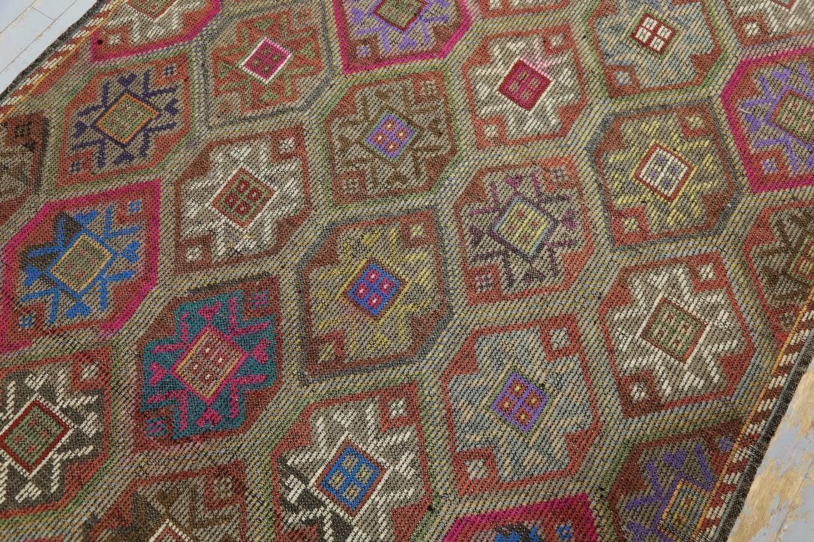6x9 Antique Kilim, 5.9x9.4. Flat Weave Rugs, Turkish Vintage Oushak Rug, Home Decor, Pastel Beige Red, Green Red Pink, Luxury Area Rug photo furniture