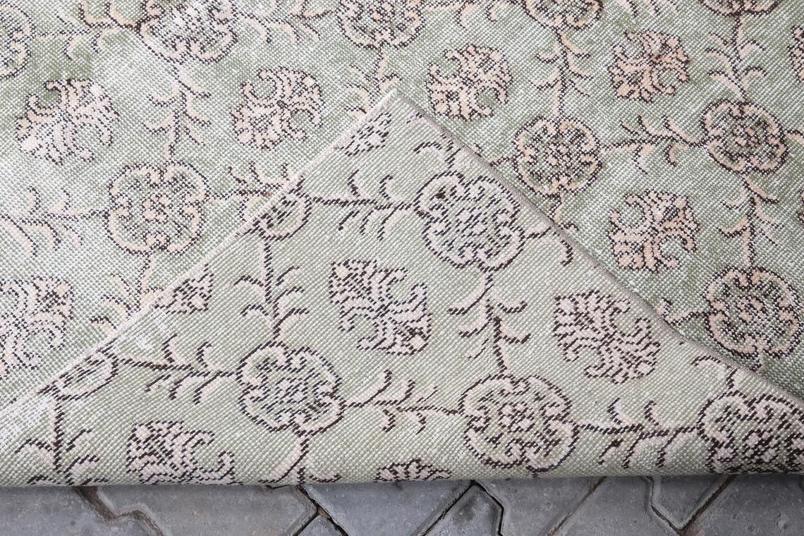 photo furniture 6.7x9.9 Ft, Hidden Garden Design, Vintage Rug, Turkish Rug, Area Rug, Handmade Rug, Oushak Rug, Wool, Distressed Rug, Living Room Rug, Faded