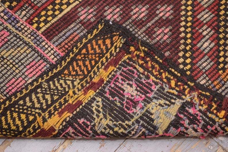 photo furniture Kilim, Flatweave Rug, Area Rug, Turkish Rug, Vintage Rug, Kilim Rug, Farmhouse Decor, Bohemian Rug, Room Decor, Red, Pink, Brown