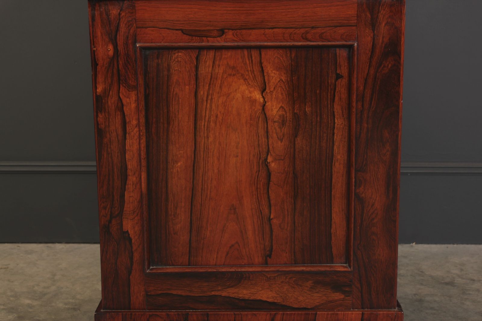 photo vintage William IV Rosewood Davenport Desk