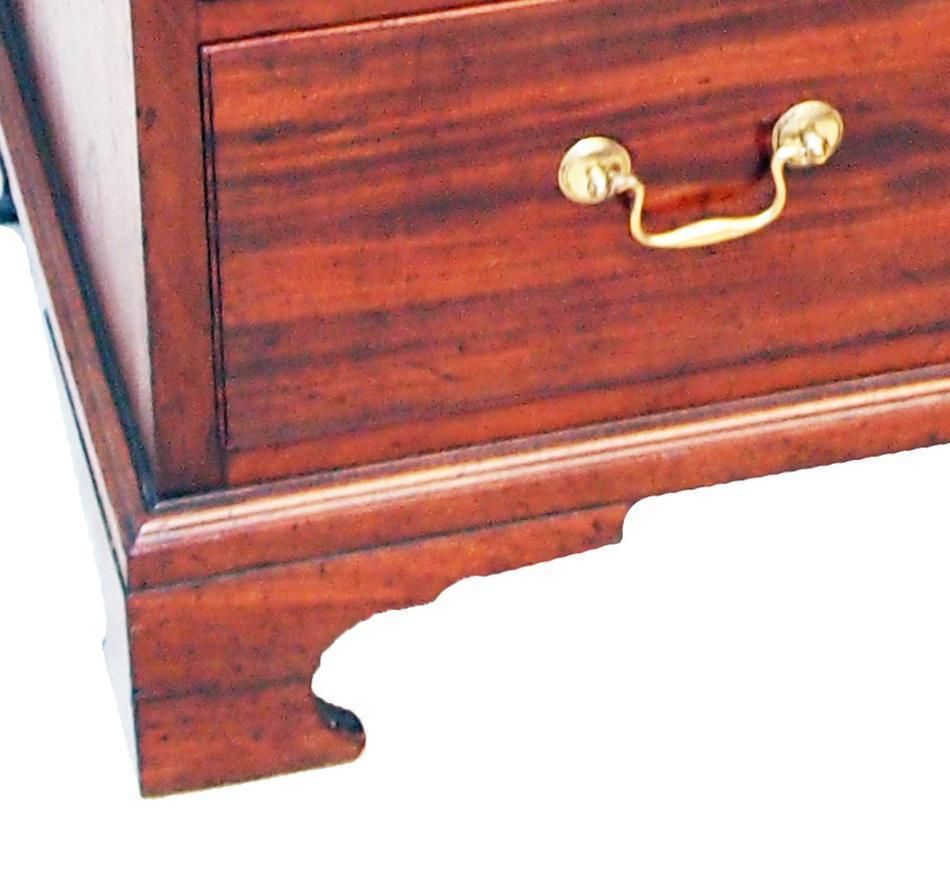 Georgian 18th Century Small Mahogany Chest Of Drawers (England, Circa 1760) photo Furniture