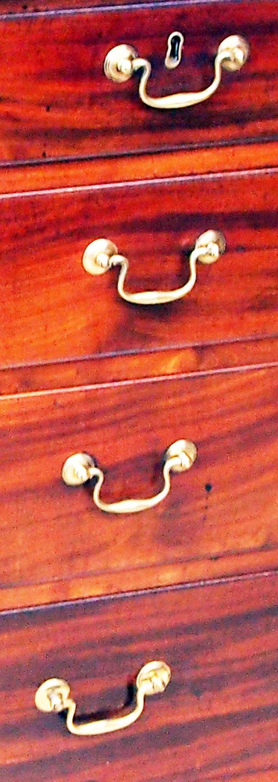 Georgian 18th Century Small Mahogany Chest Of Drawers (England, Circa 1760) photo 4500.0