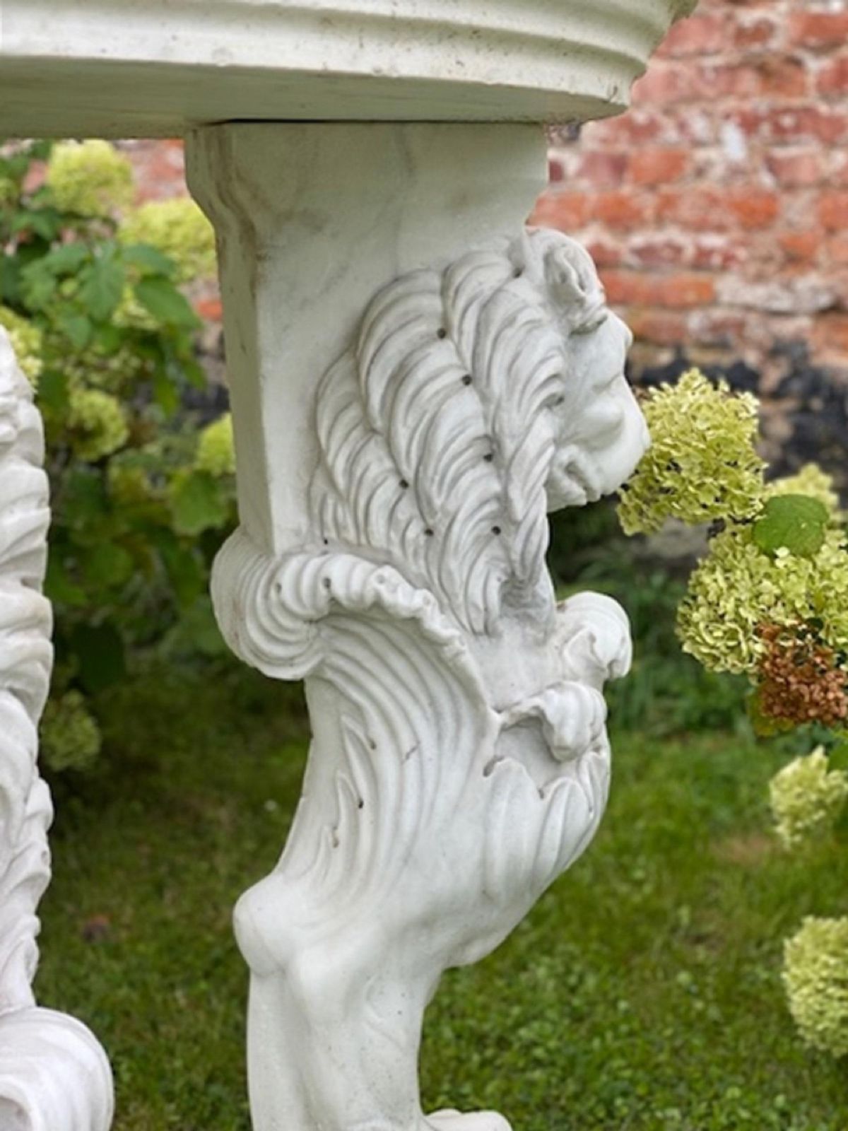 Large And Round Marble Table With Feet In The Shape Of Lions, Italy photo for sale