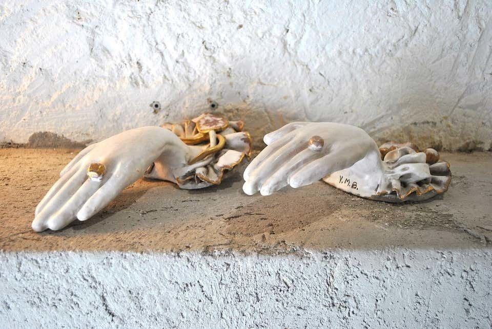 Pair Of Ceramic Hands 1920s In Art Deco photo vintage