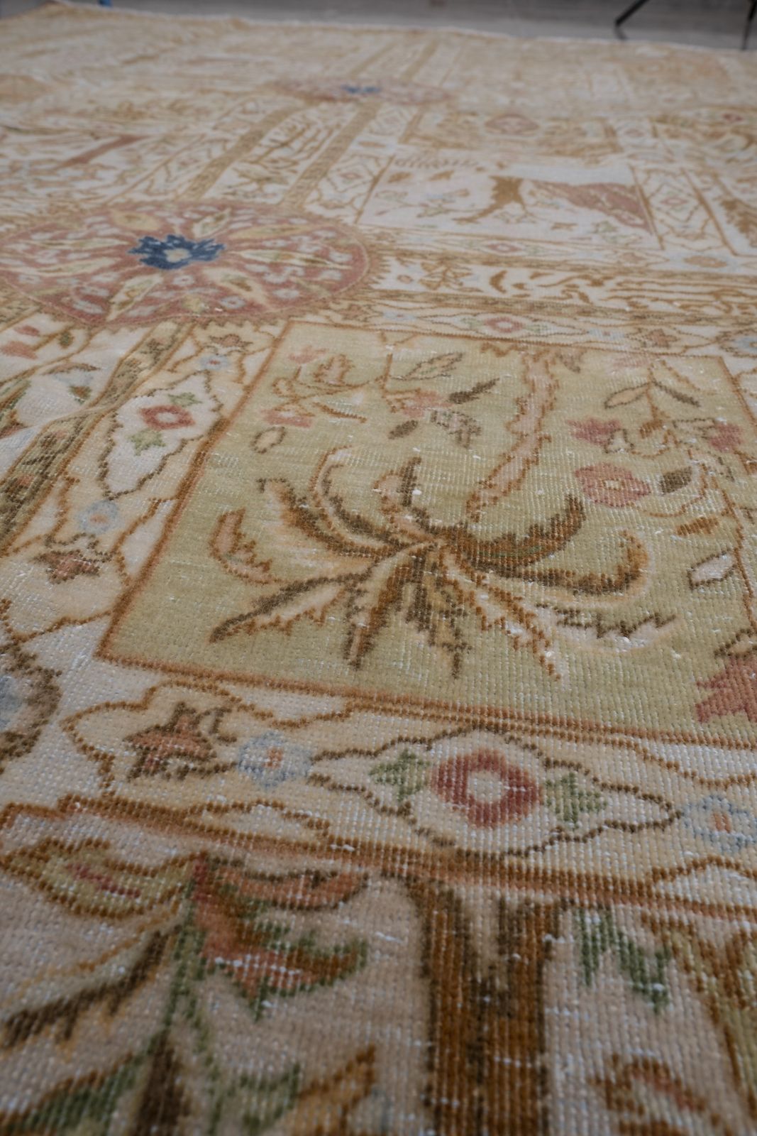3064.0 Antique Handmade Samarkand Rug 196 X 294 photo