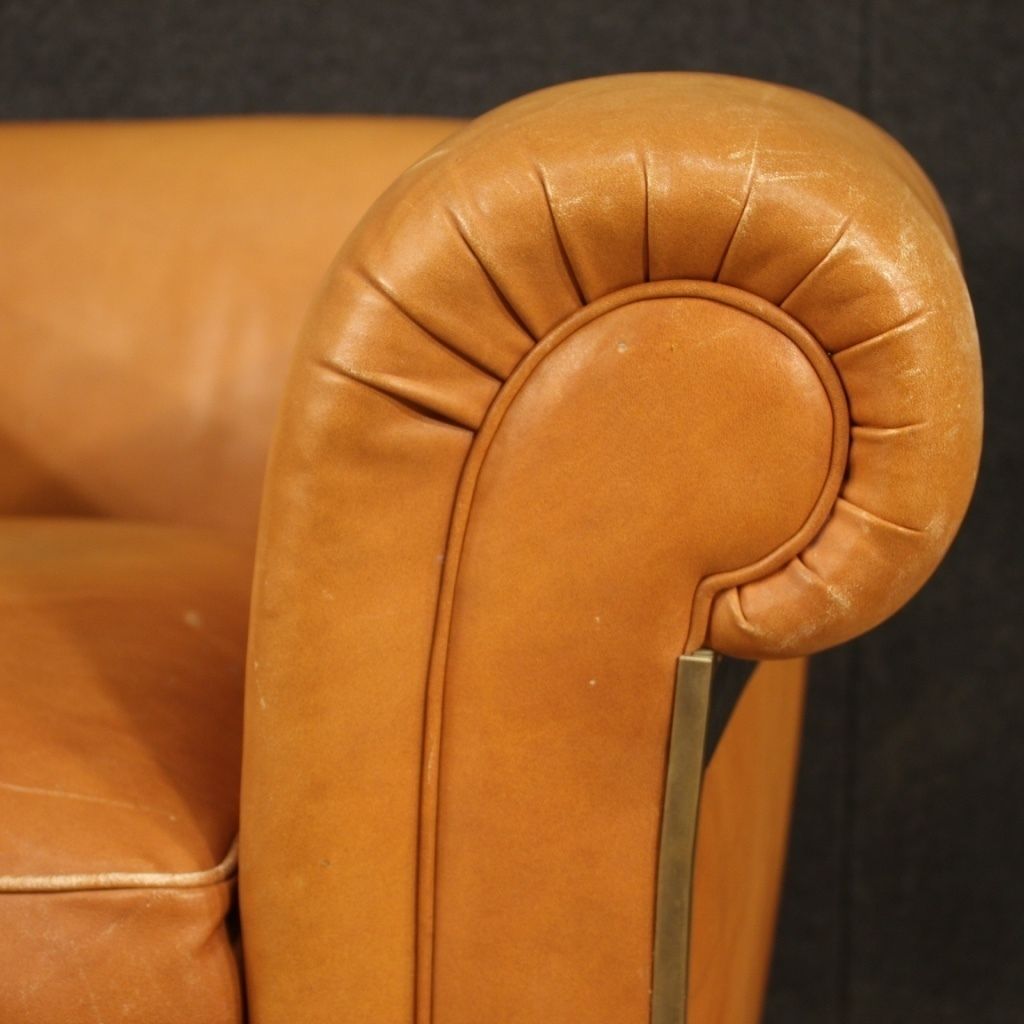 photo furniture Italian Design Armchair In Leather From The 70s