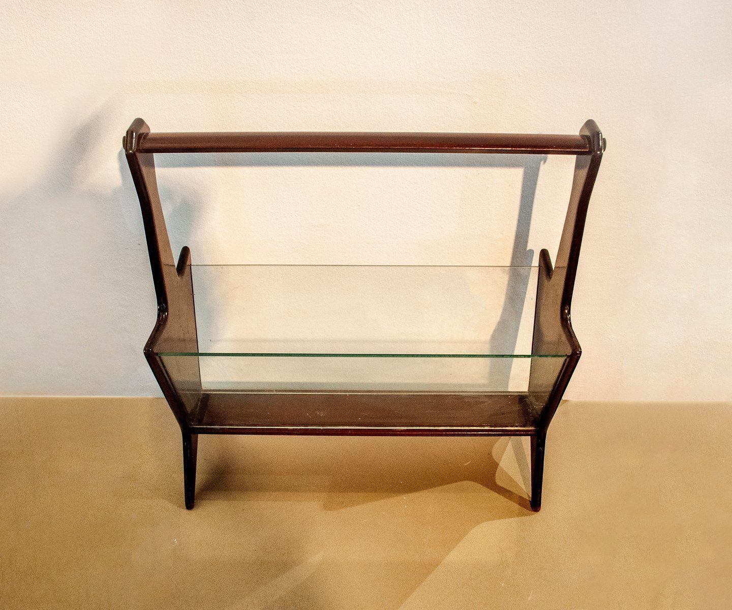 Tijdschriftenrek Met Houten Frame En Glas, Ico Parisi, Ca. Jaren 1960 photo for sale