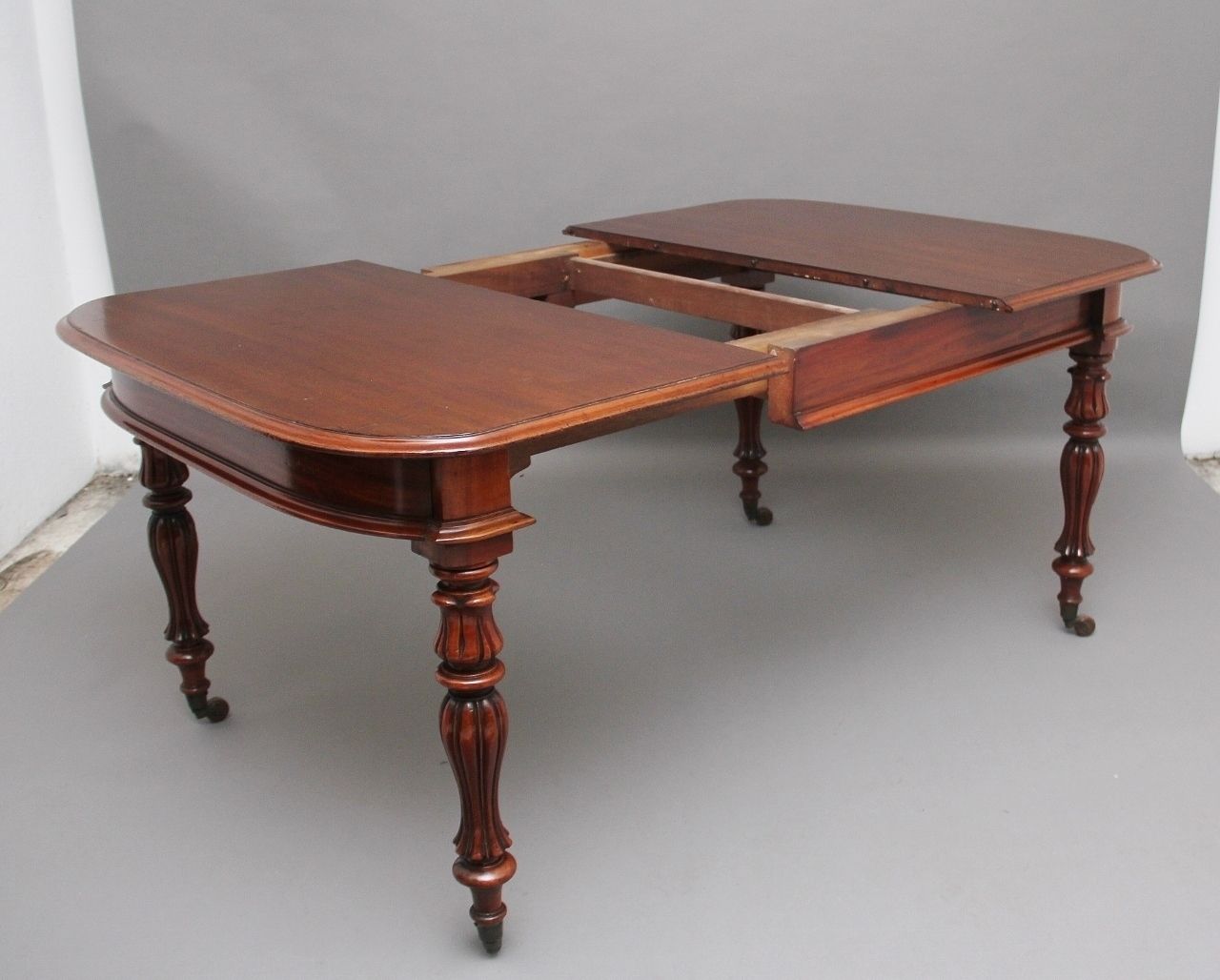 19th Century Mahogany Dining Table photo Furniture